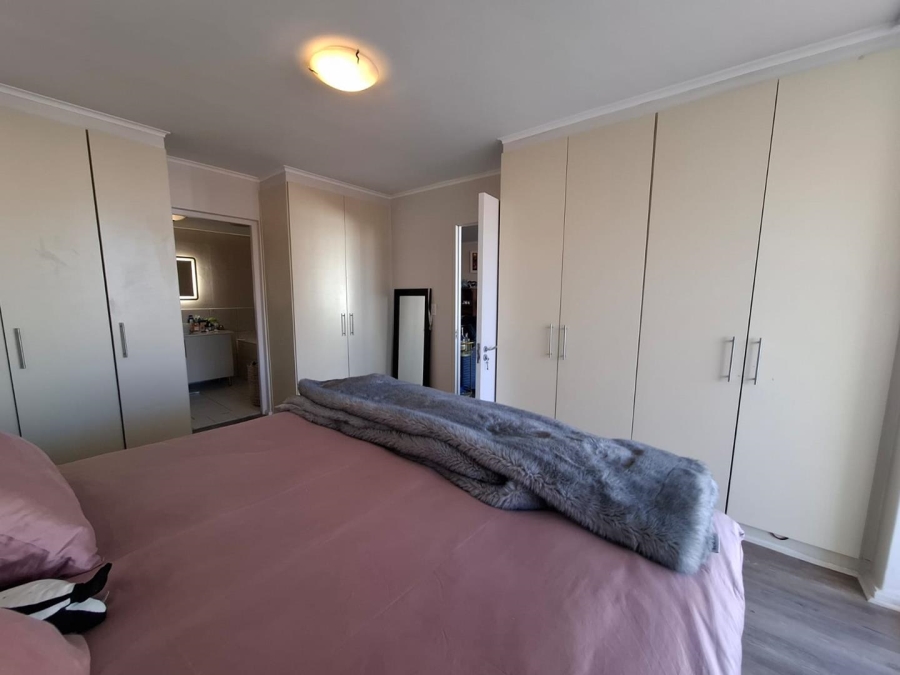 2 Bedroom Property for Sale in Sea Point Western Cape
